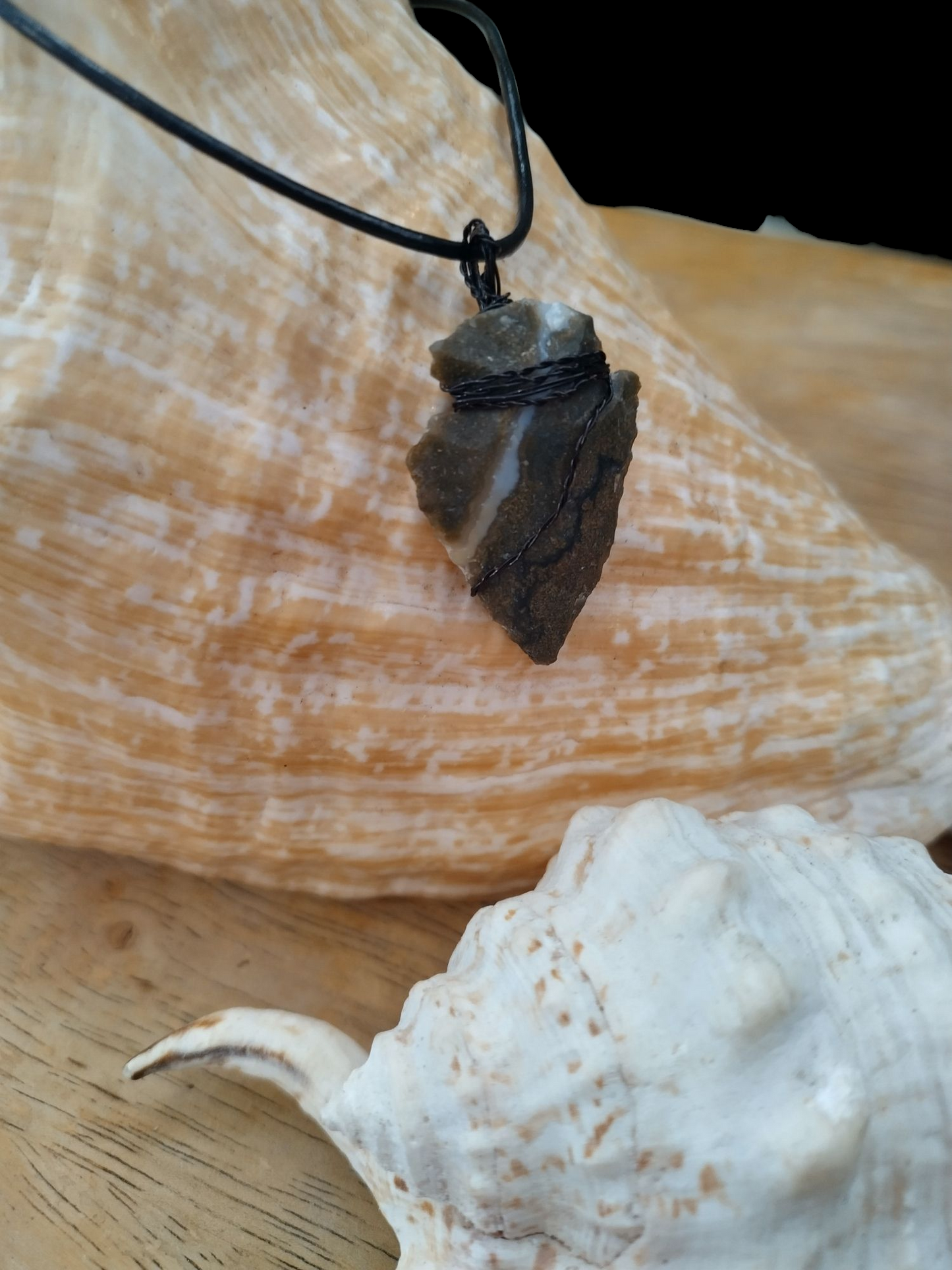 Agate arrowhead necklace