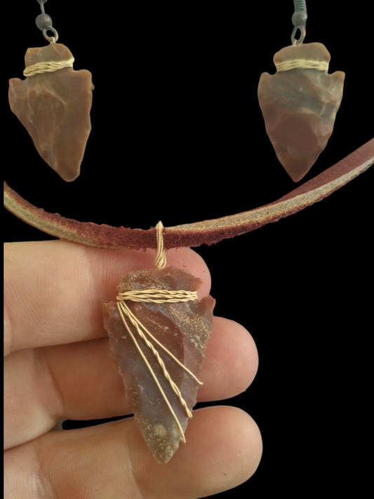 Agate arrowhead necklace with matching earrings