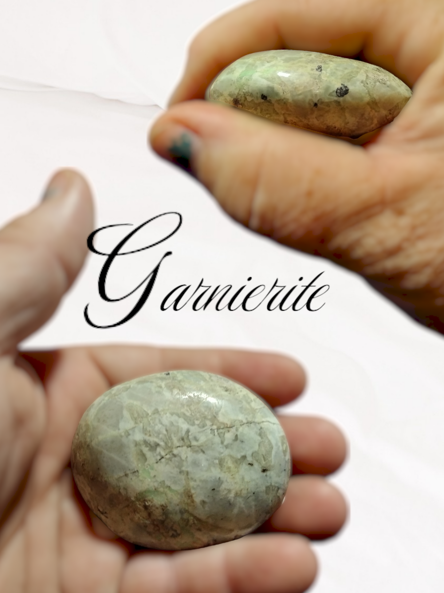 Garnierite palm stone